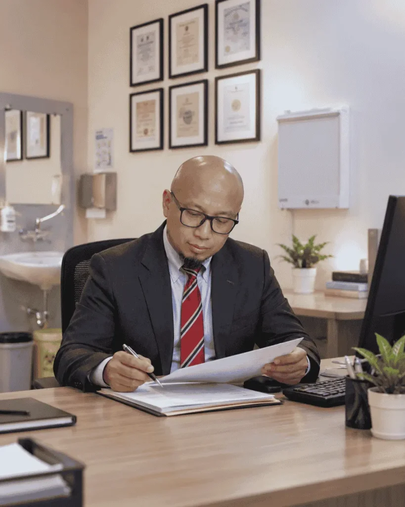 Dr Shahril Khalid, Consultant General Surgeon at Curoid Hemorrhoid Clinic Rawang